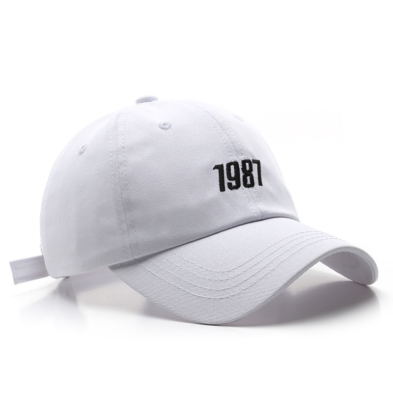 Оптова контрастна шапка з вишивкою індивідуального логотипу